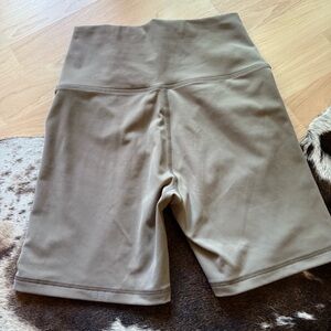 SET ACTIVE Airluxe Breathe‎ Parke Shorts In Tan Size Small